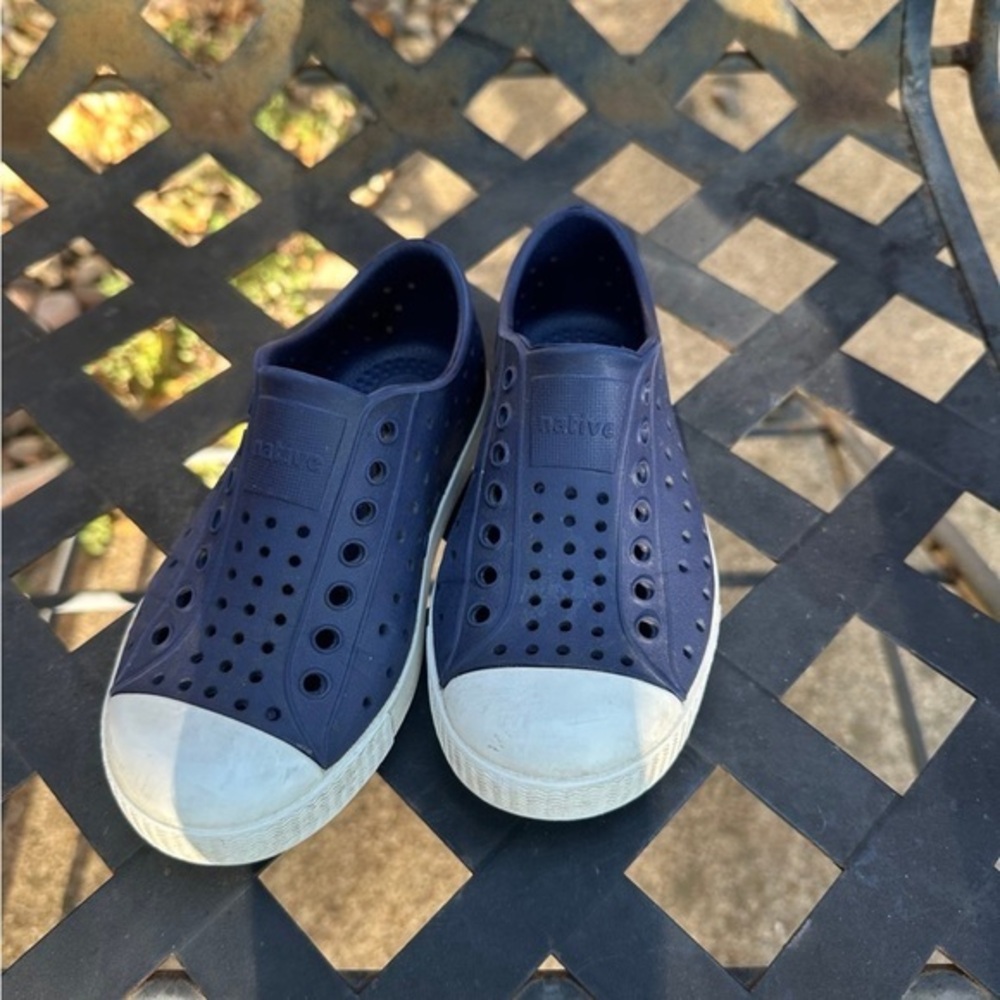 Native Shoes Kids Water Shoes in Navy and White